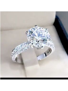 Classic Round  Cubic Zirconia Diamond 3 Carat size 7 Engagement Ring - NEWSilver